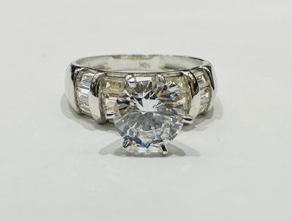 10K WHITE GOLD RING WITH CZ STONES -WEIGHT: 3.8gm