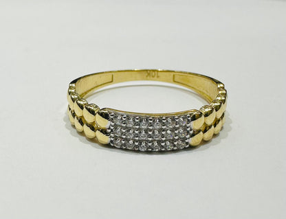 10K GOLD RING WITH CZ STONES -WEIGHT: 2.2gm