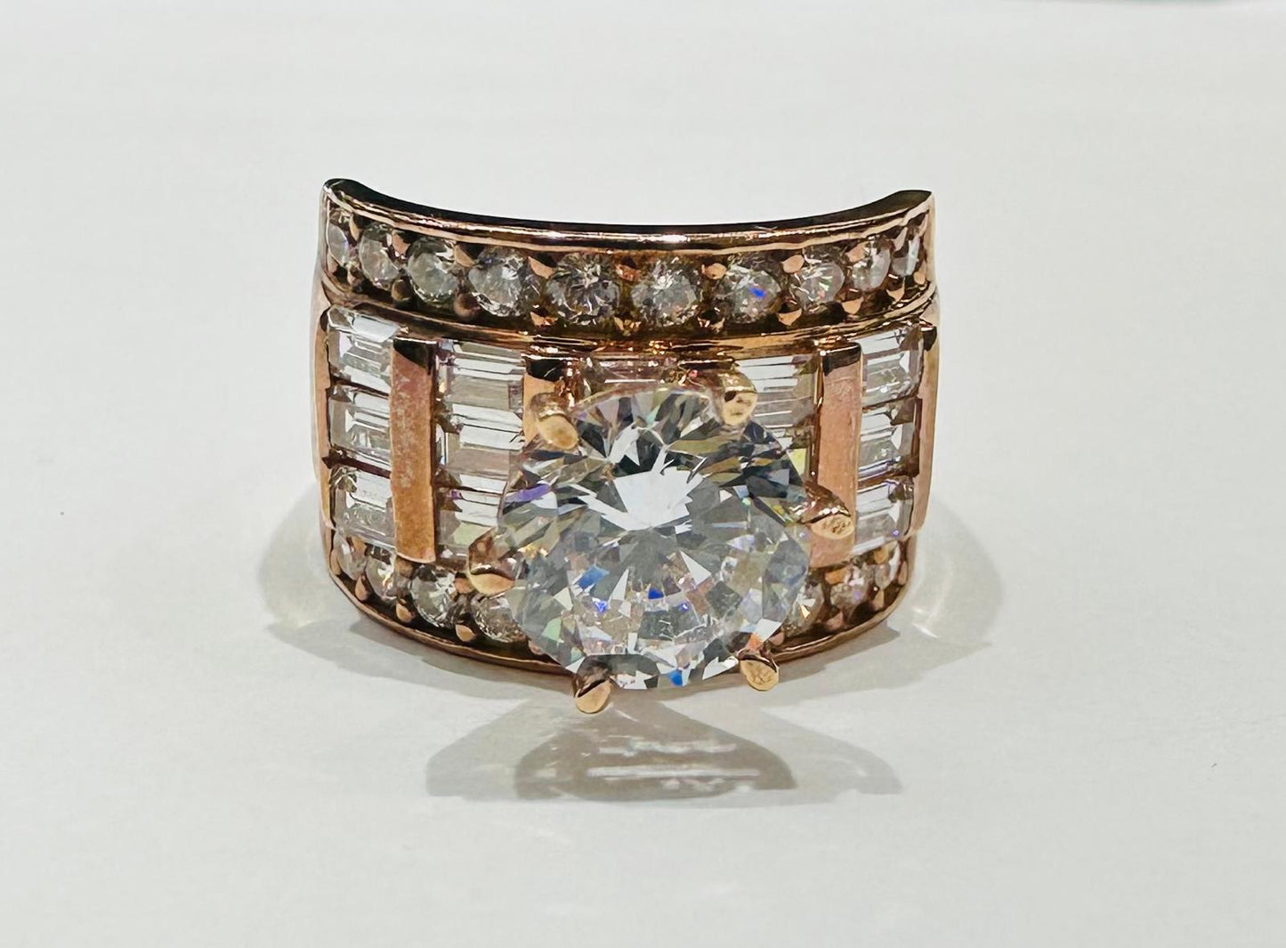 10K ROSE GOLD RING WITH CZ STONES -WEIGHT: 5.7gm