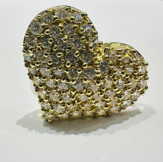 10K GOLD HEART RING WITH CZ STONES -WEIGHT: 8.8gm