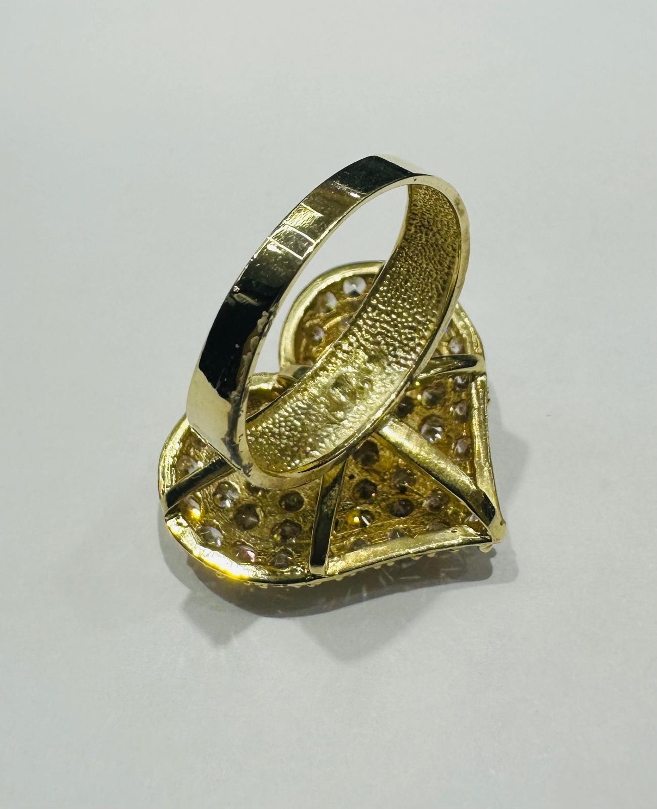 10K GOLD HEART RING WITH CZ STONES -WEIGHT: 8.8gm
