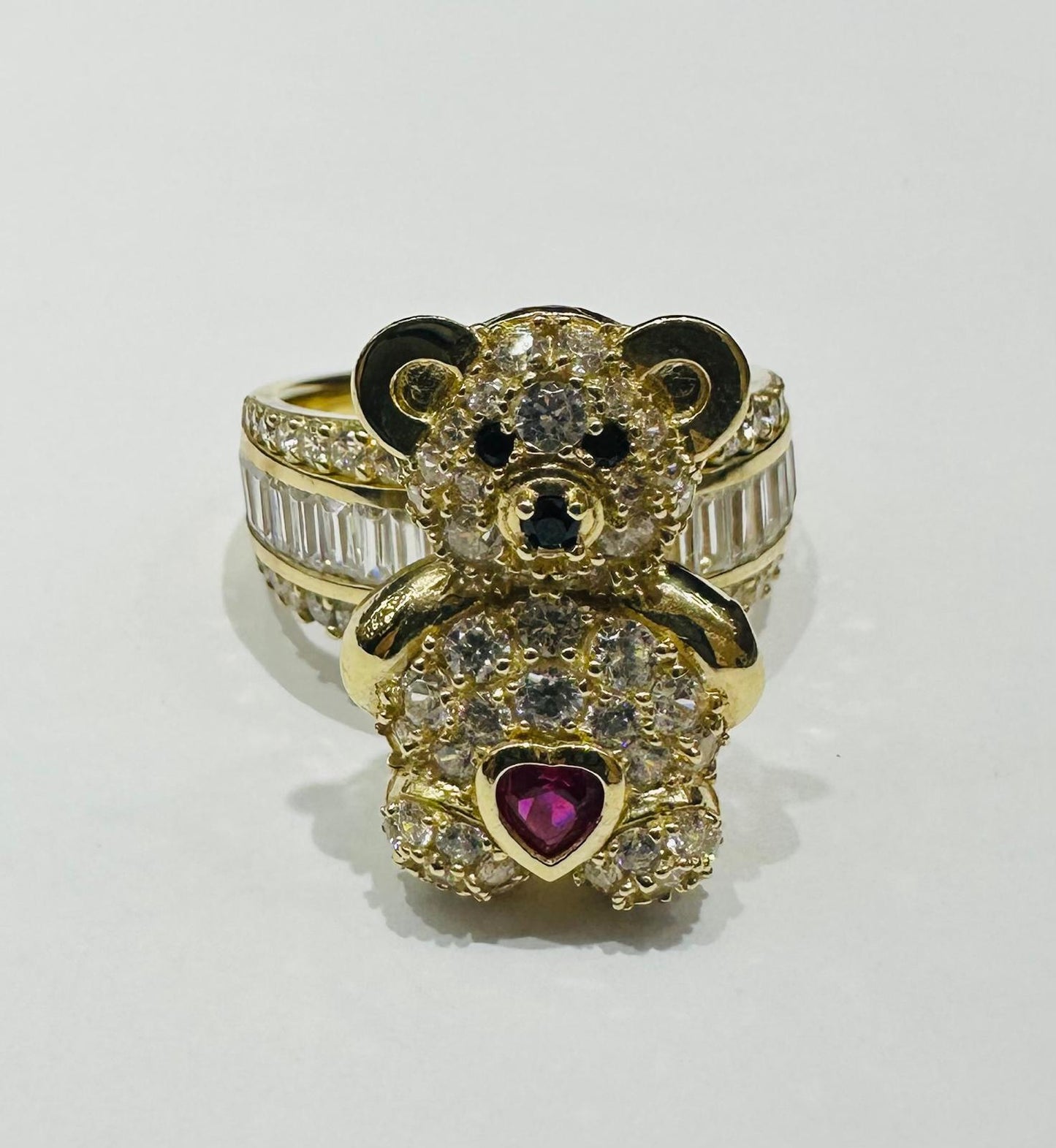 10K GOLD TEDDY BEAR RING WITH CZ STONES -WEIGHT: 8.4gm
