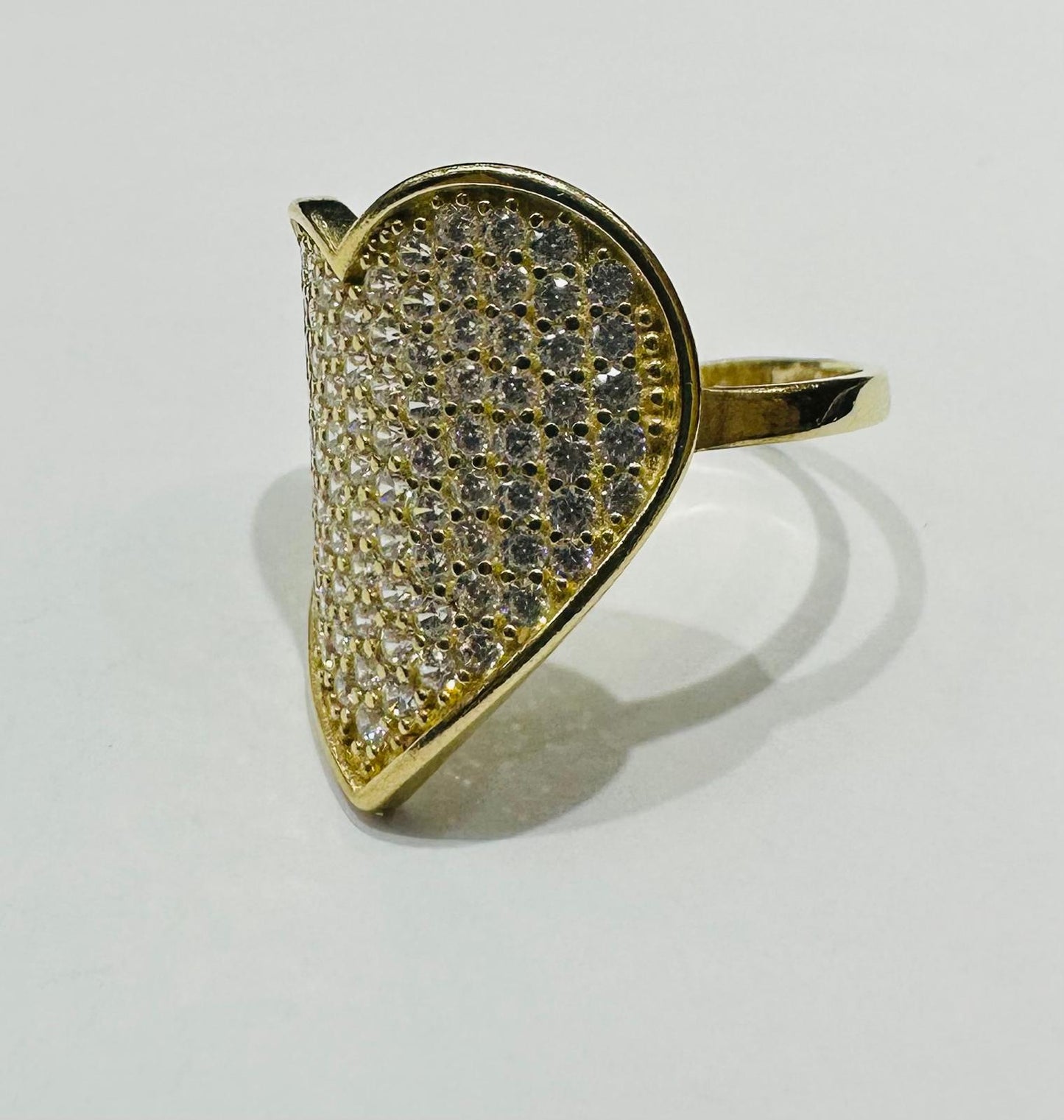 10K GOLD HEART RING WITH CZ STONES -WEIGHT: 3.6gm