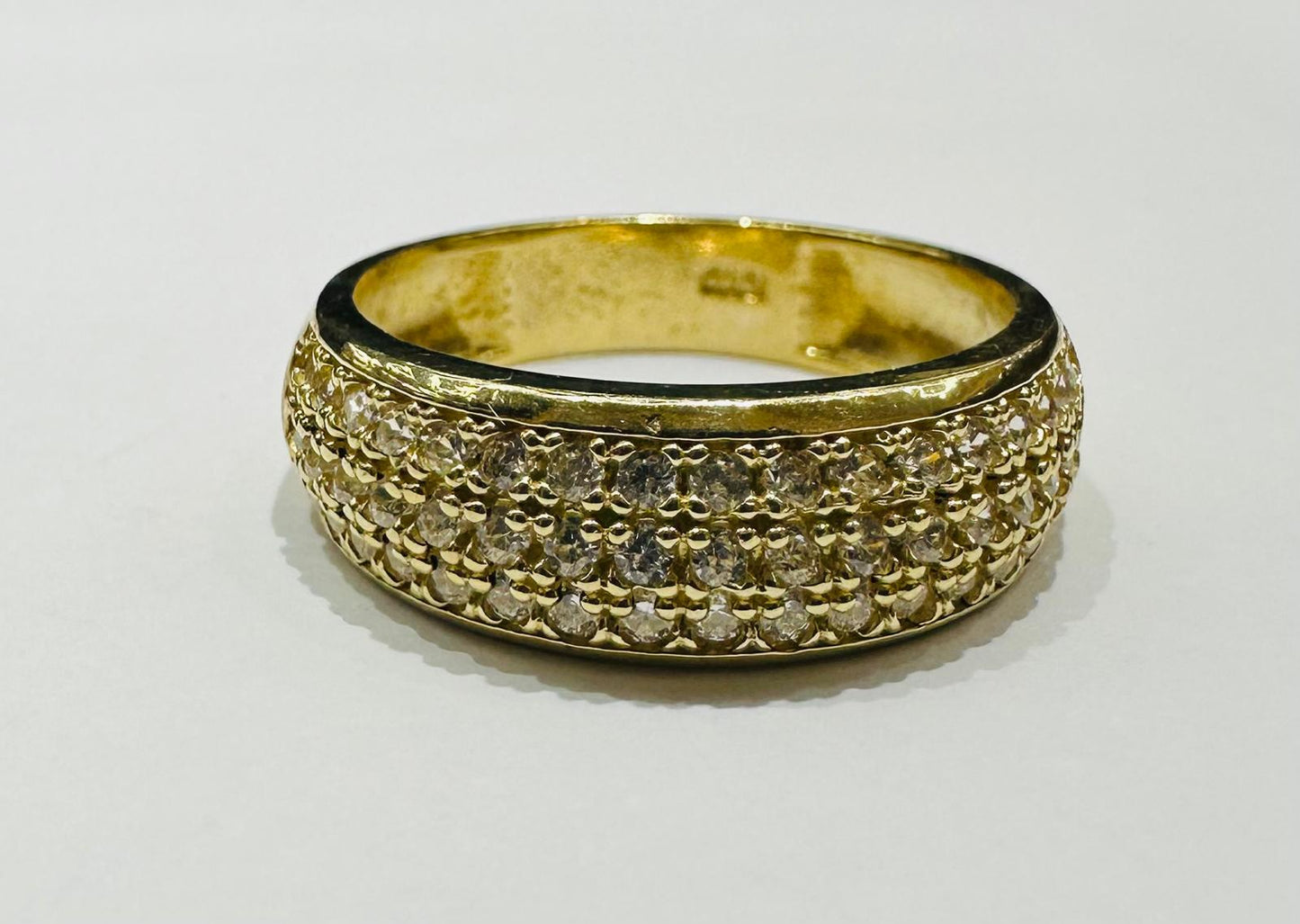10K GOLD RING WITH CZ STONES -WEIGHT: 4.4gm