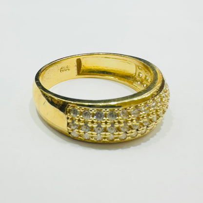 10K GOLD RING WITH CZ STONES -WEIGHT: 4.4gm
