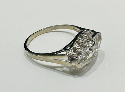 10K WHITE GOLD RING WITH CZ STONES -WEIGHT: 3.2gm