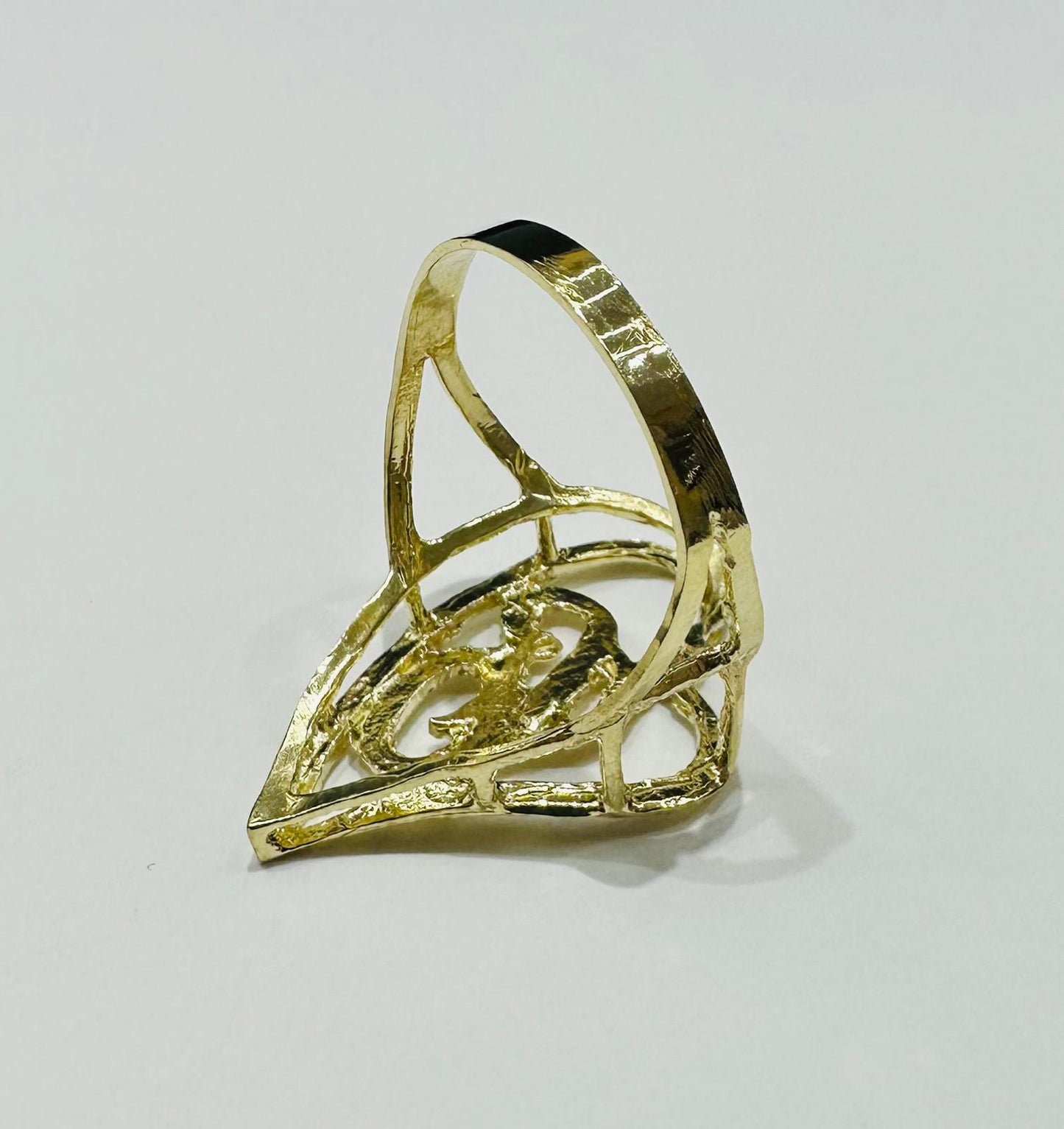 10K GOLD INITIAL LETTER "B" RING -WEIGHT: 2.3gm