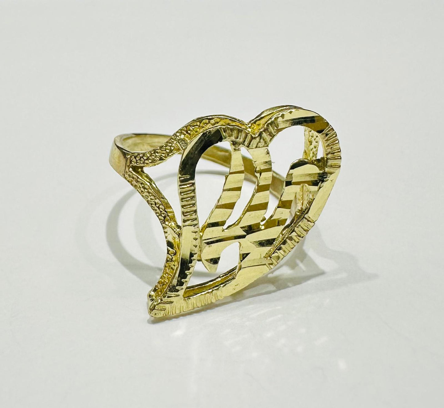 10K GOLD INITIAL LETTER "W" RING -WEIGHT: 2.1gm