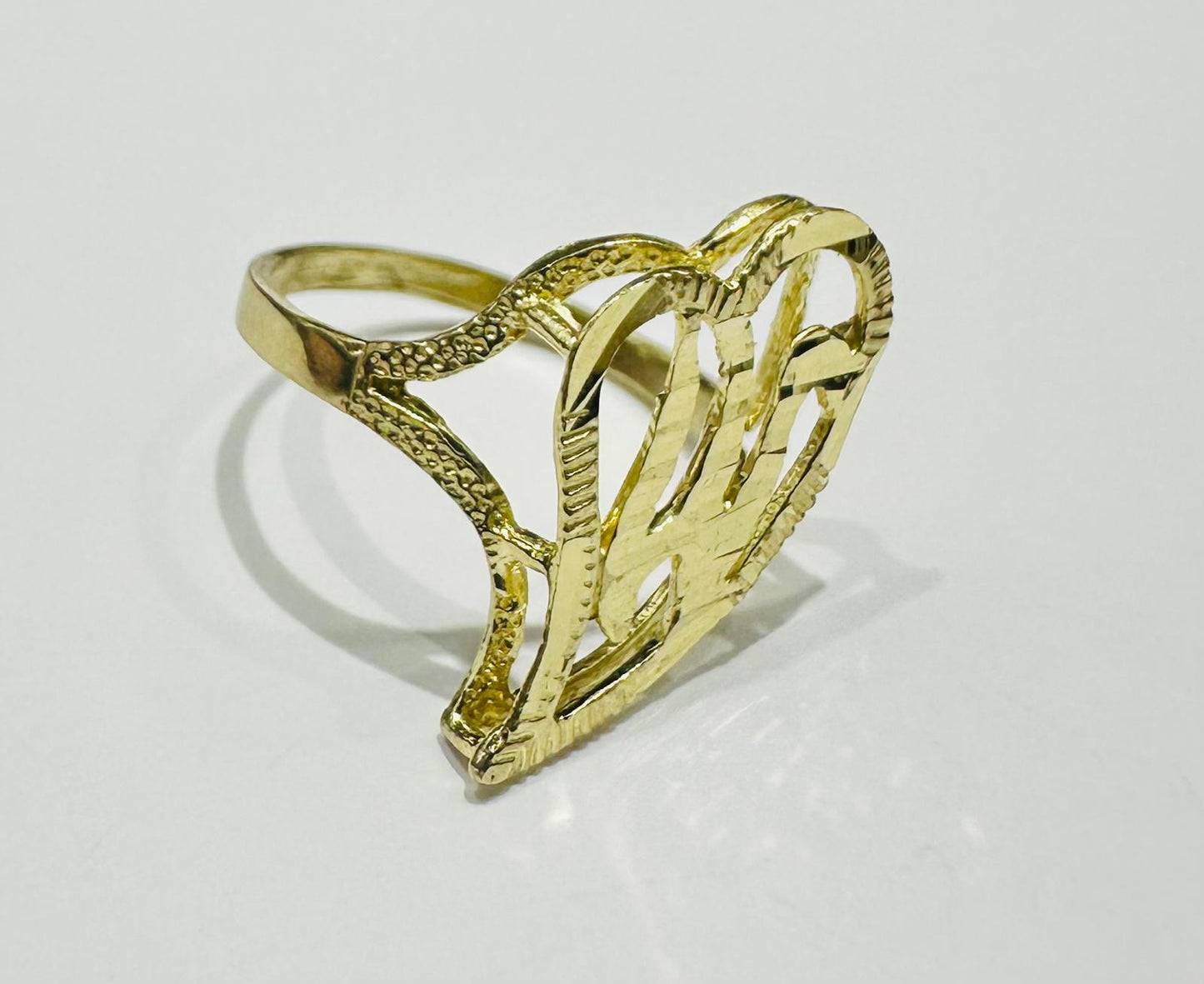 10K GOLD INITIAL LETTER "W" RING -WEIGHT: 2.1gm