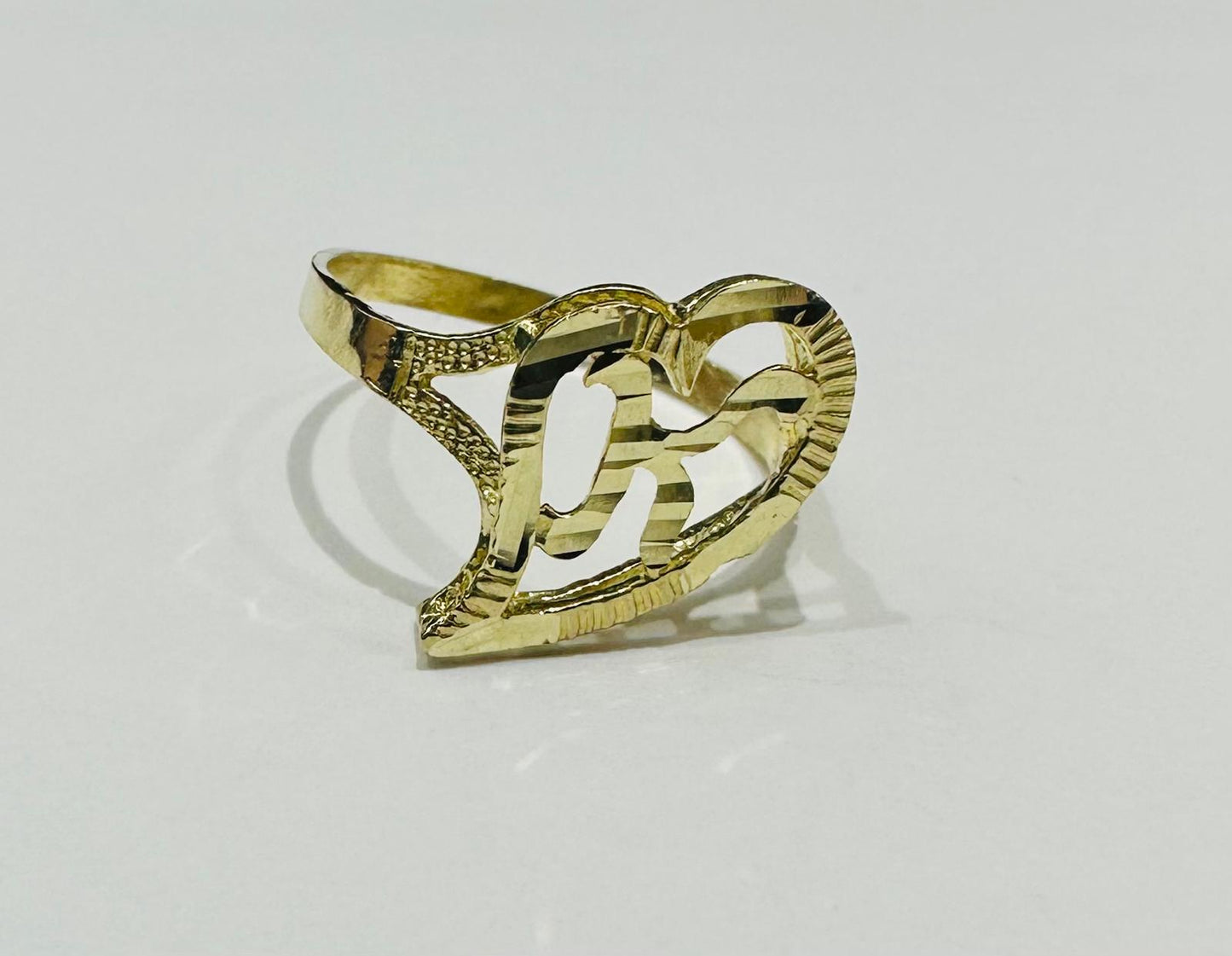 10K GOLD INITIAL LETTER "K" RING -WEIGHT: 1.3gm