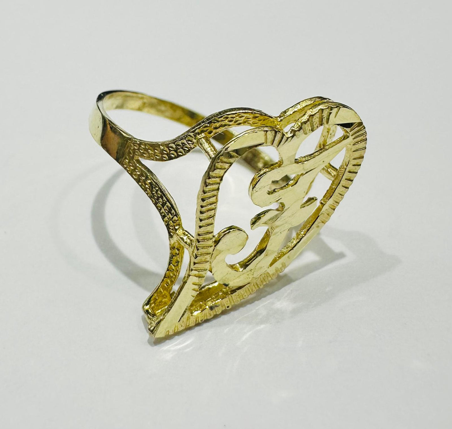 10K GOLD INITIAL LETTER "F" RING -WEIGHT: 1.4gm