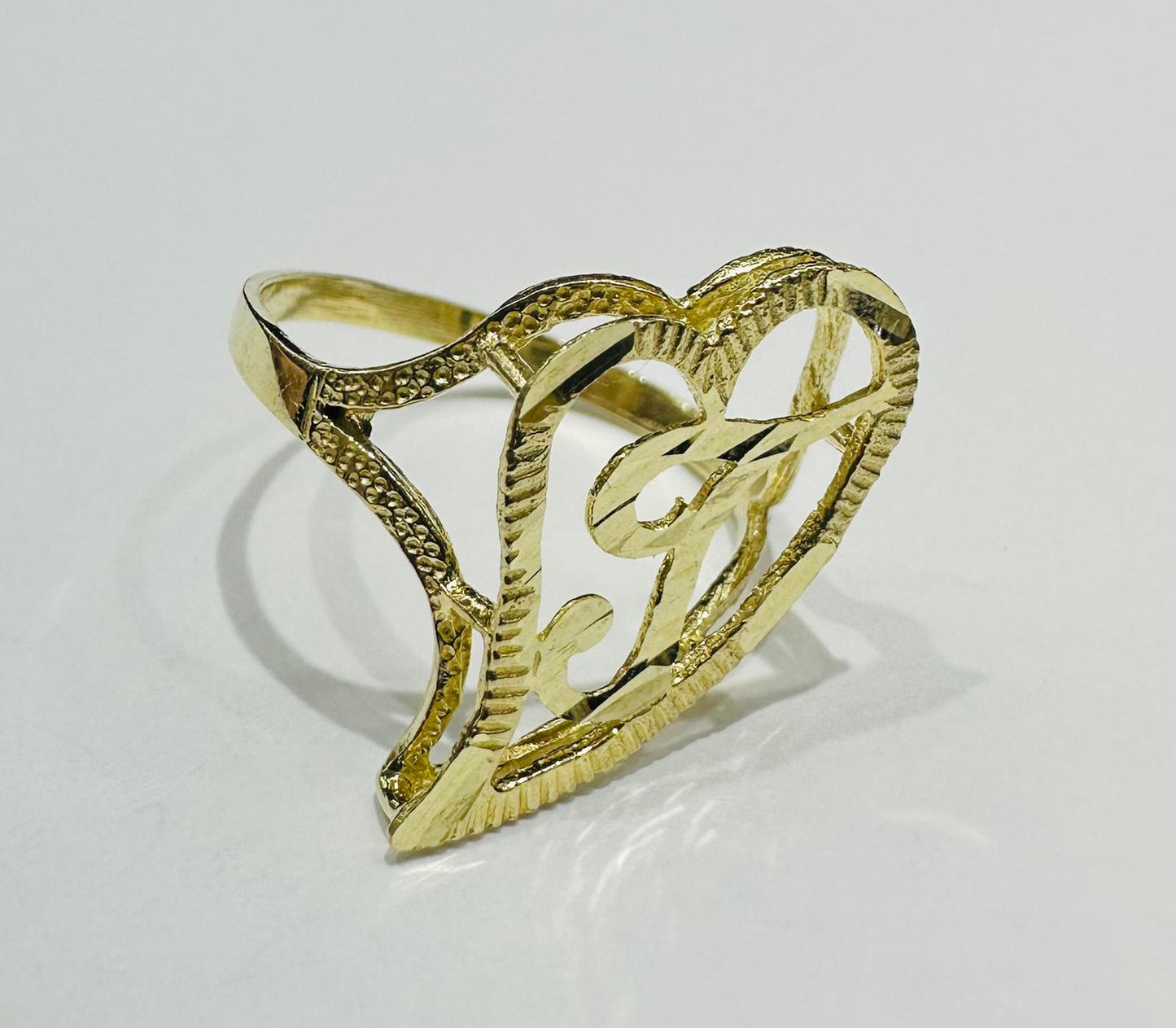 10K GOLD INITIAL LETTER "I" RING -WEIGHT: 1.7gm