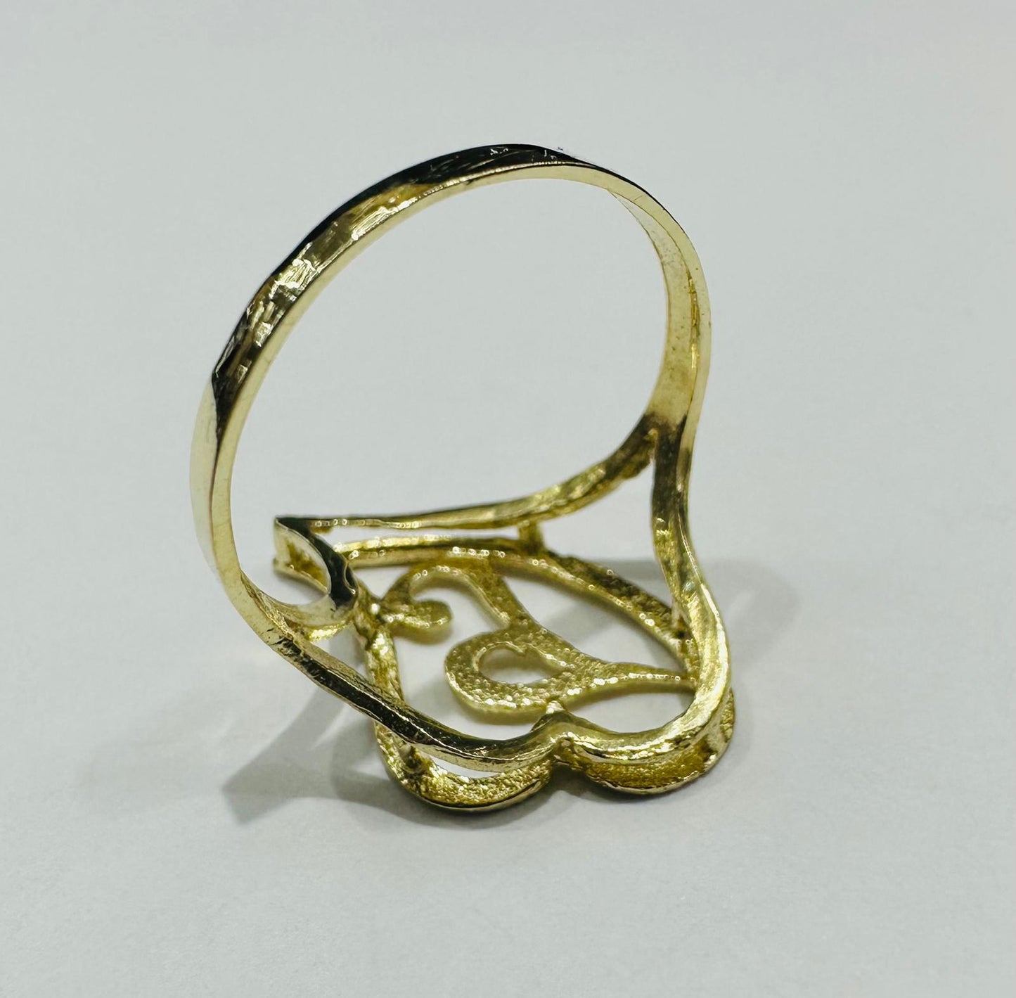 10K GOLD INITIAL LETTER "I" RING -WEIGHT: 1.7gm
