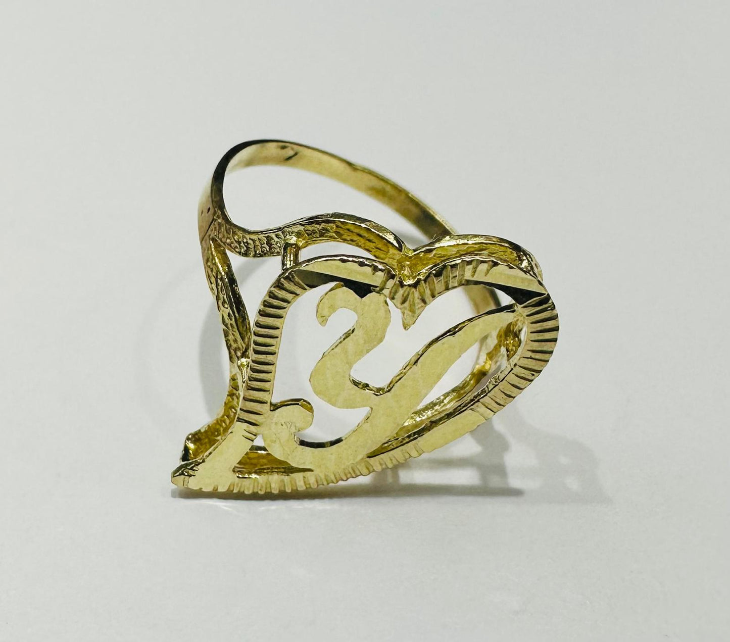 10K GOLD INITIAL LETTER "Y" RING -WEIGHT: 2.0gm