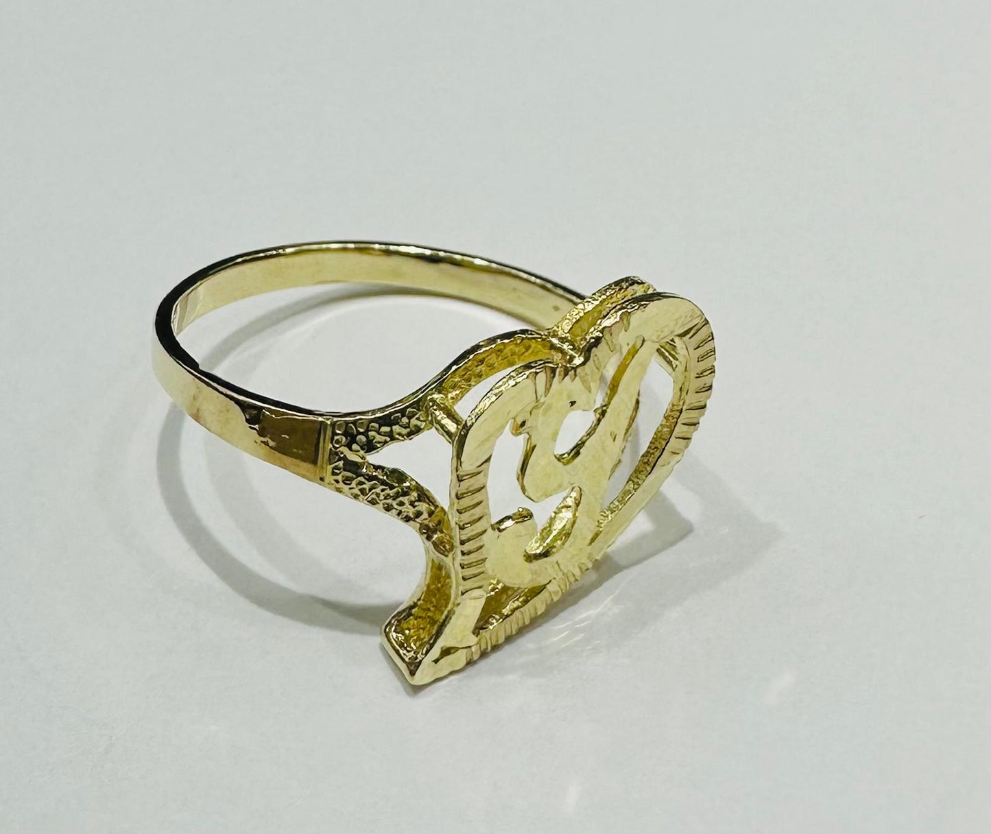 10K GOLD INITIAL LETTER "Y" RING -WEIGHT: 1.4gm