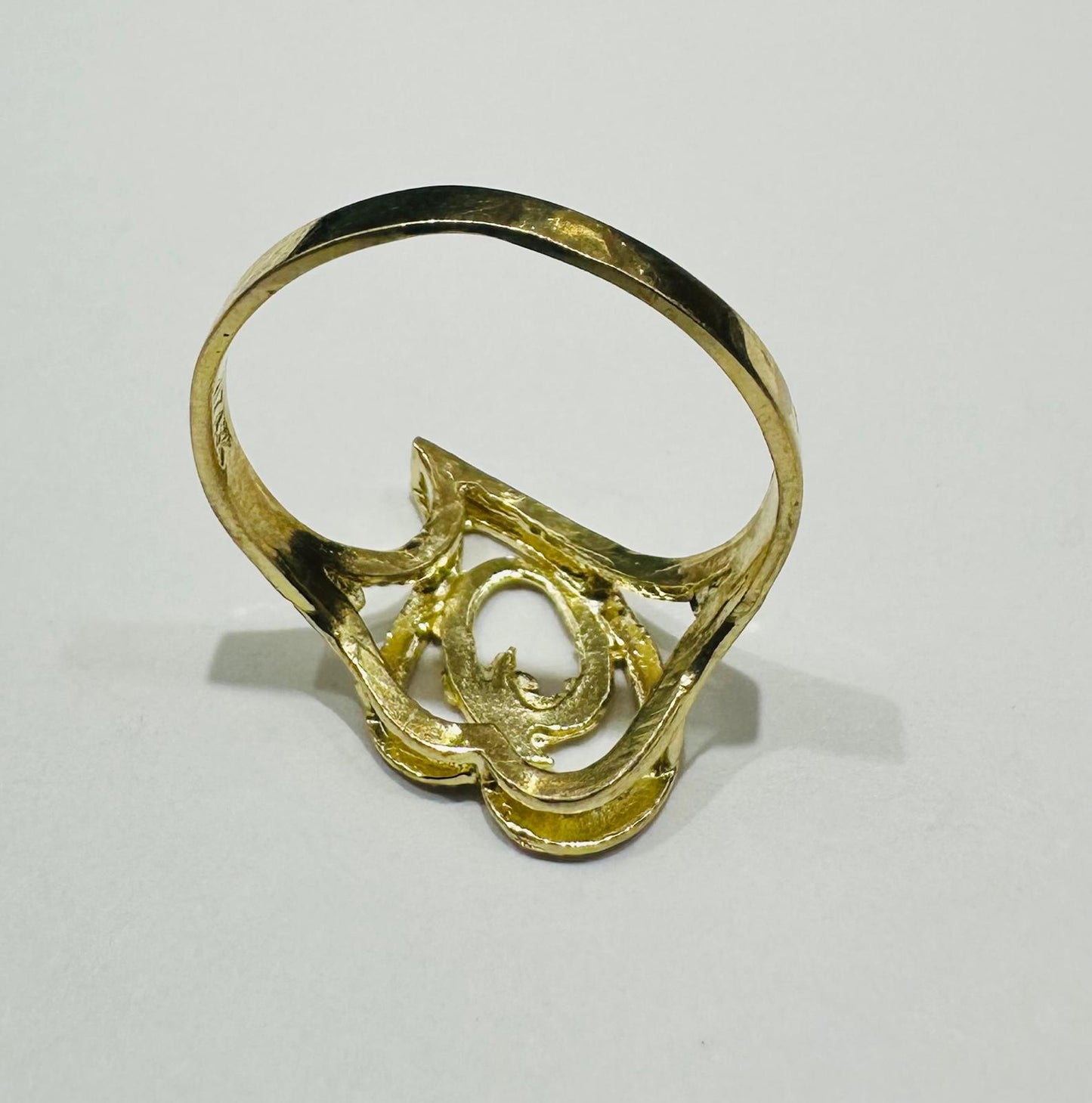 10K GOLD INITIAL LETTER "O" RING -WEIGHT: 1.5gm