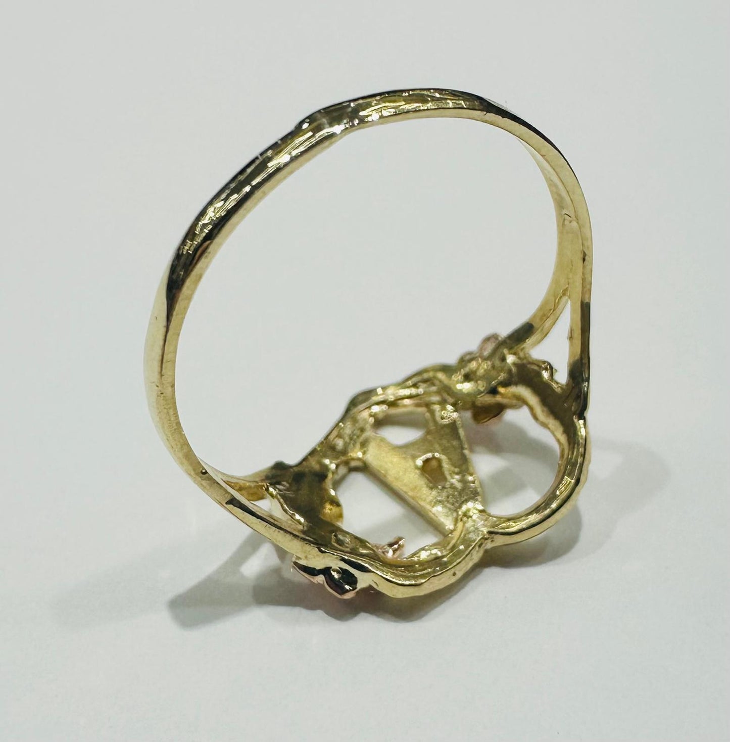 10K GOLD TWO TONED INITIAL LETTER "A" RING -WEIGHT: 1.7gm