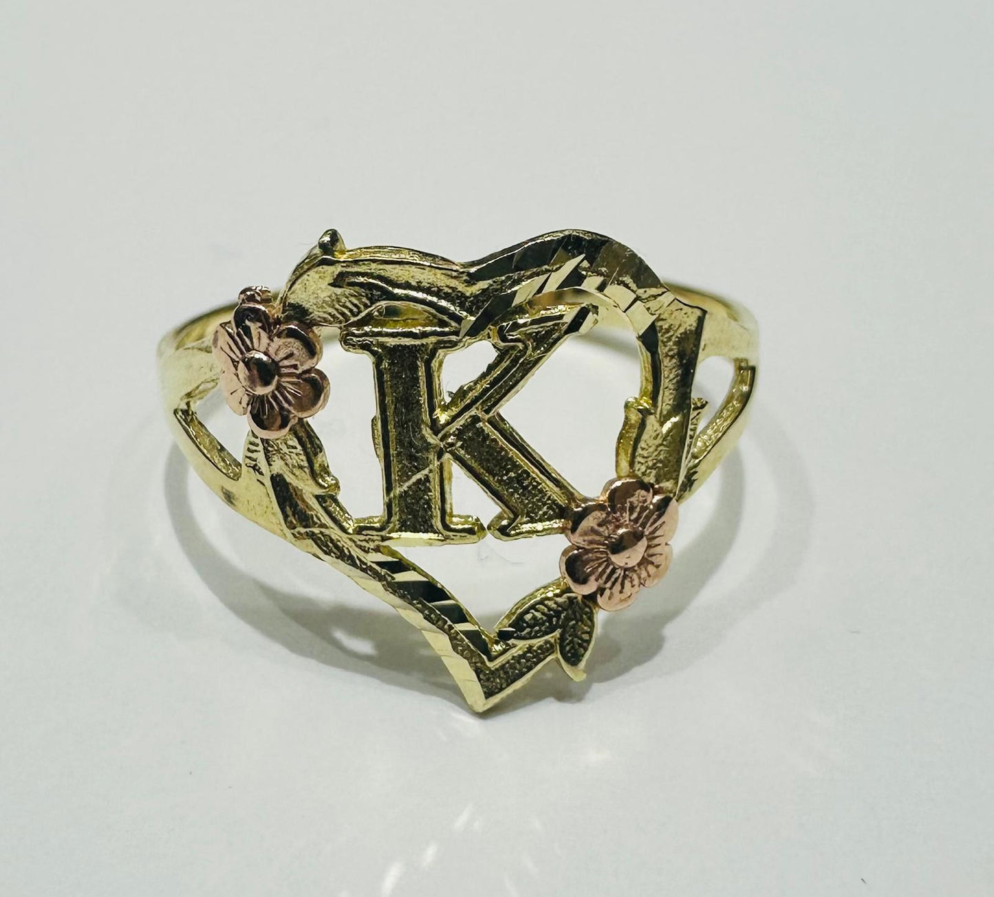 10K GOLD TWO TONED INITIAL LETTER "K" RING -WEIGHT: 1.7gm