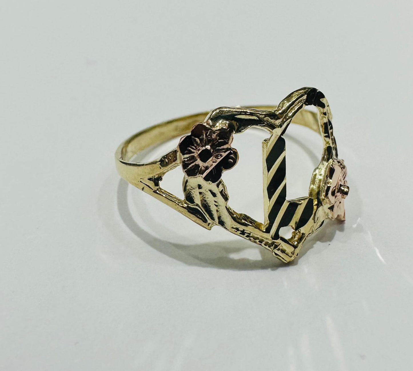 10K GOLD TWO TONED INITIAL LETTER "L" RING -WEIGHT: 1.7gm