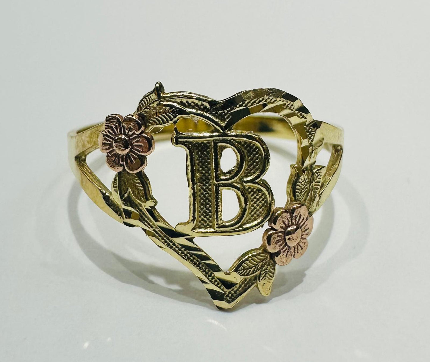 10K GOLD TWO TONED INITIAL LETTER "B" RING -WEIGHT: 1.8gm