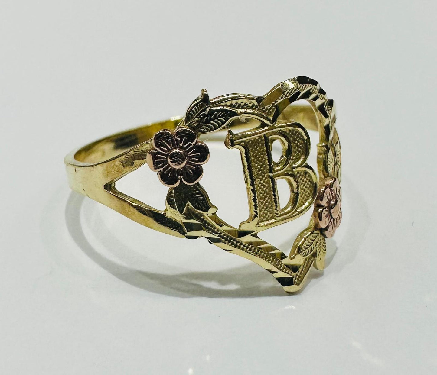 10K GOLD TWO TONED INITIAL LETTER "B" RING -WEIGHT: 1.8gm