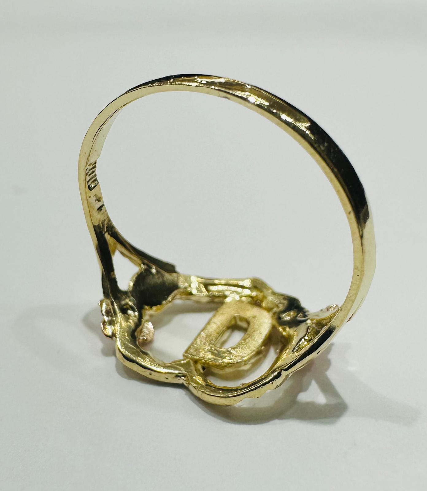 10K GOLD TWO TONED INITIAL LETTER "D" RING -WEIGHT: 1.7gm