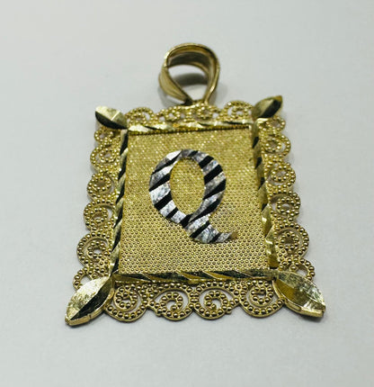 10K GOLD TWO TONED INITIAL LETTER "Q" PENDANT -WEIGHT: 2.7gm