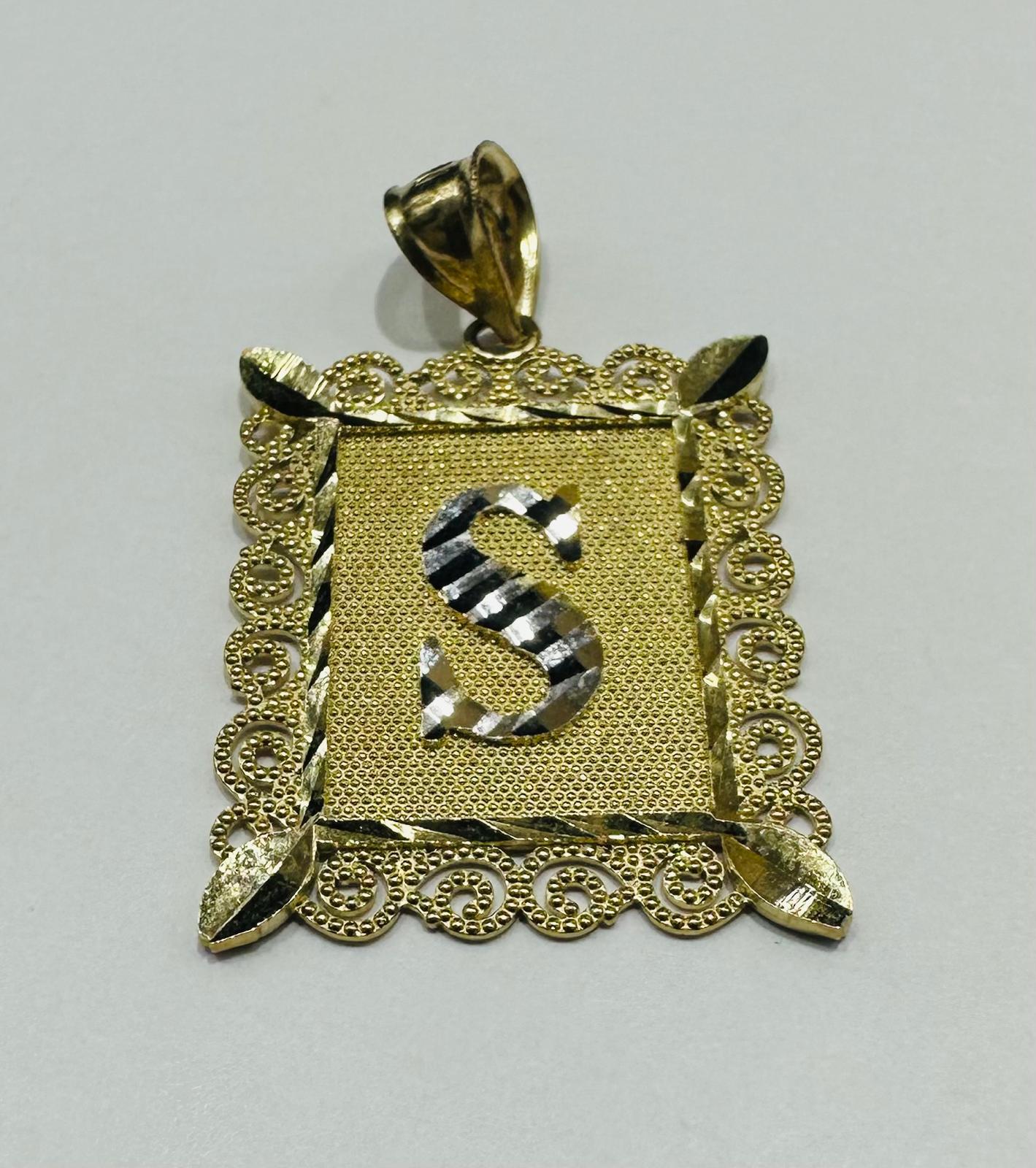 10K GOLD TWO TONED INITIAL LETTER "S" PENDANT -WEIGHT: 2.9gm