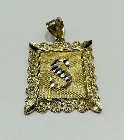 10K GOLD TWO TONED INITIAL LETTER "S" PENDANT -WEIGHT: 2.9gm