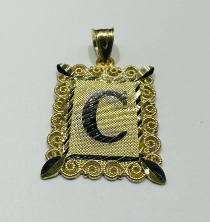 10K GOLD TWO TONED INITIAL LETTER "C" PENDANT - WEIGHT: 1.7gm