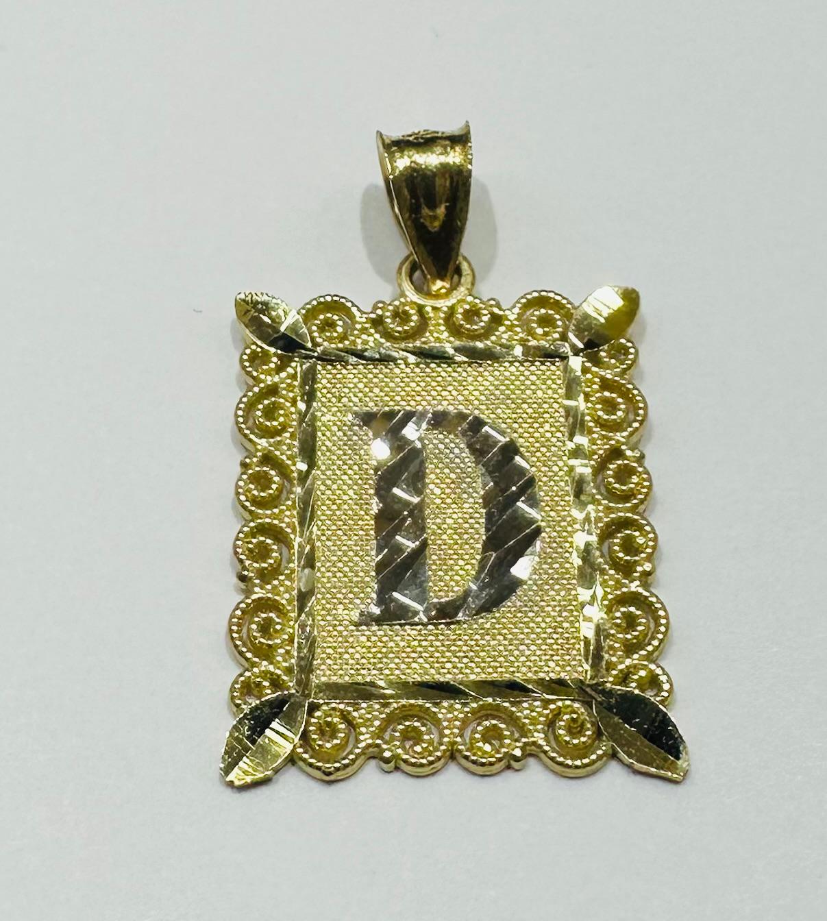 10K GOLD TWO TONED INITIAL LETTER "D" PENDANT - WEIGHT: 1.8gm