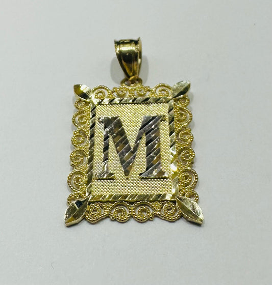 10K GOLD TWO TONED INITIAL LETTER "M" PENDANT- WEIGHT: 1.7gm