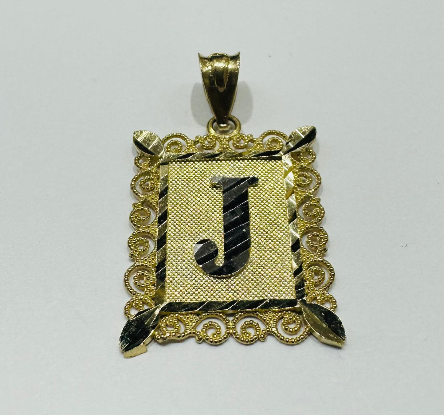 10K GOLD TWO TONED INITIAL LETTER "J" PENDANT- WEIGHT: 1.6gm
