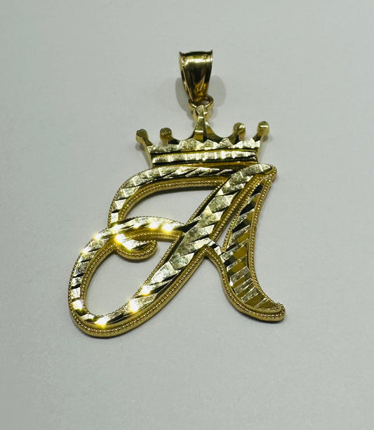 10K GOLD INITIAL LETTER "A" WITH A CROWN PENDANT- WEIGHT: 2.7gm