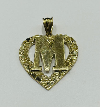 10K GOLD INITIAL LETTER "M" WITH A HEART PENDANT- WEIGHT: 2.4gm
