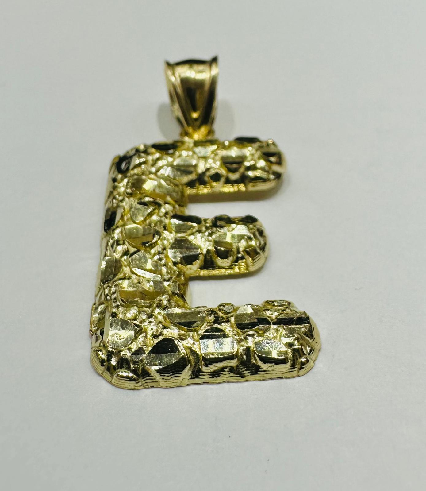 10K GOLD INITIAL LETTER "E" NUGGET PENDANT- WEIGHT: 1.7gm