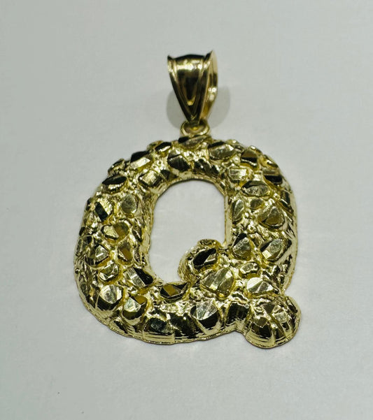 10K GOLD INITIAL LETTER "Q" NUGGET PENDANT- WEIGHT: 2.6gm