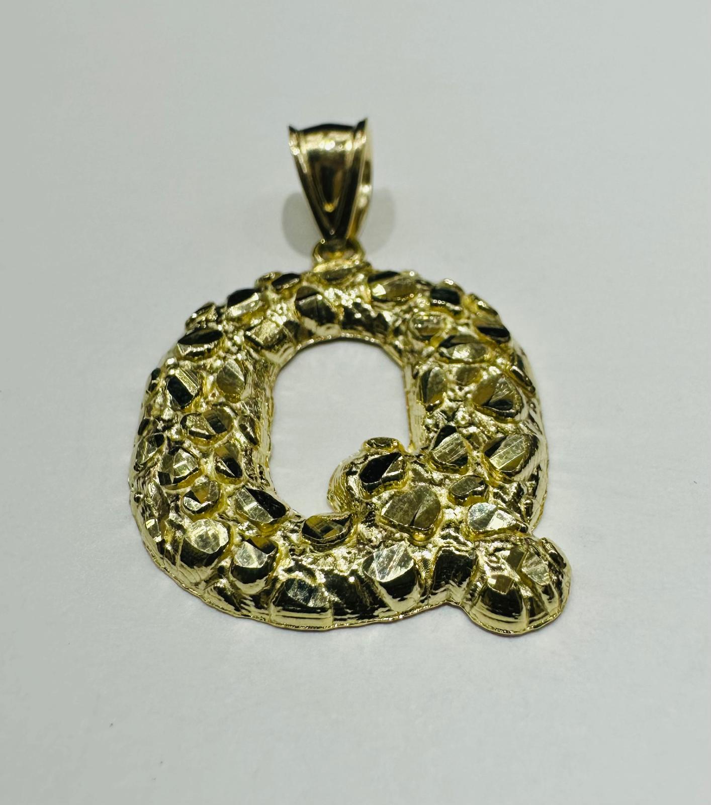 10K GOLD INITIAL LETTER "Q" NUGGET PENDANT- WEIGHT: 2.6gm