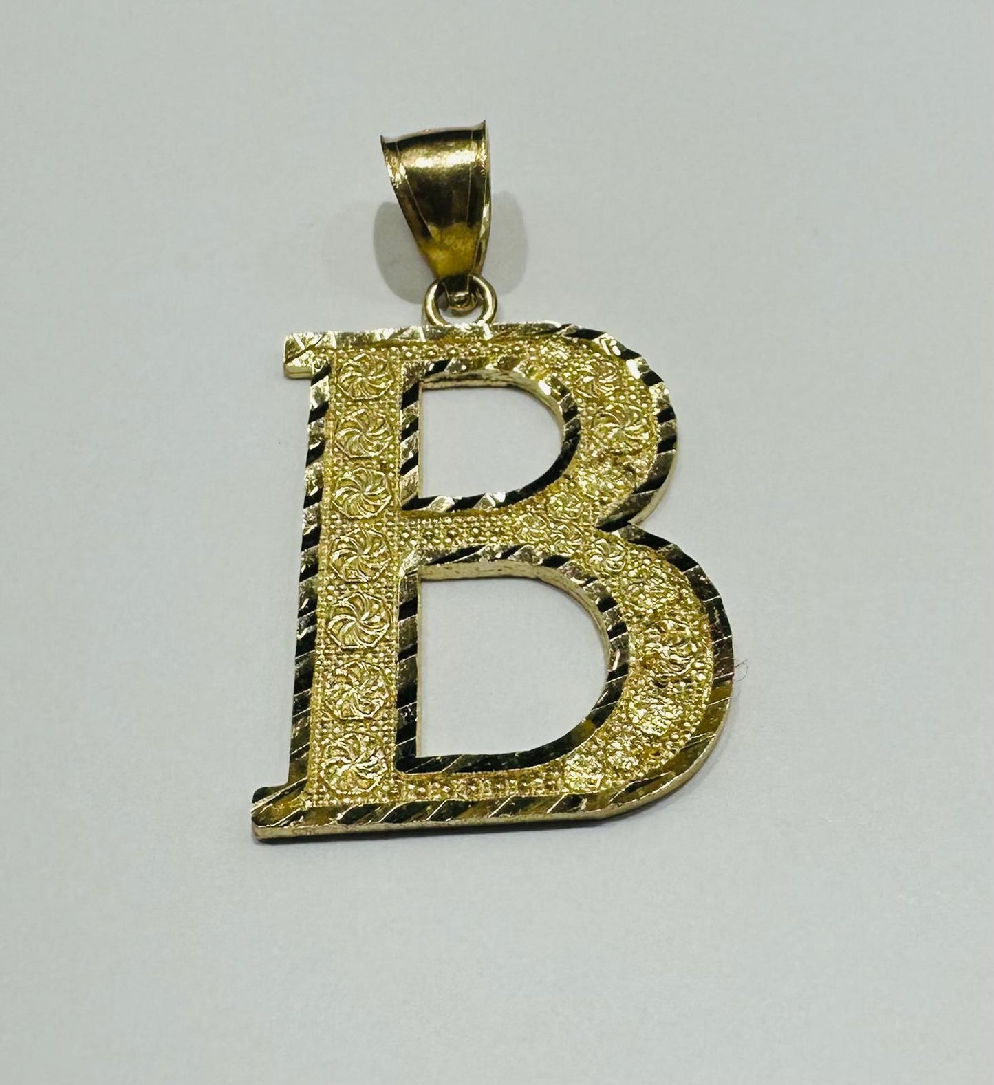 10K GOLD INITIAL LETTER "B" PENDANT- WEIGHT: 2.8gm