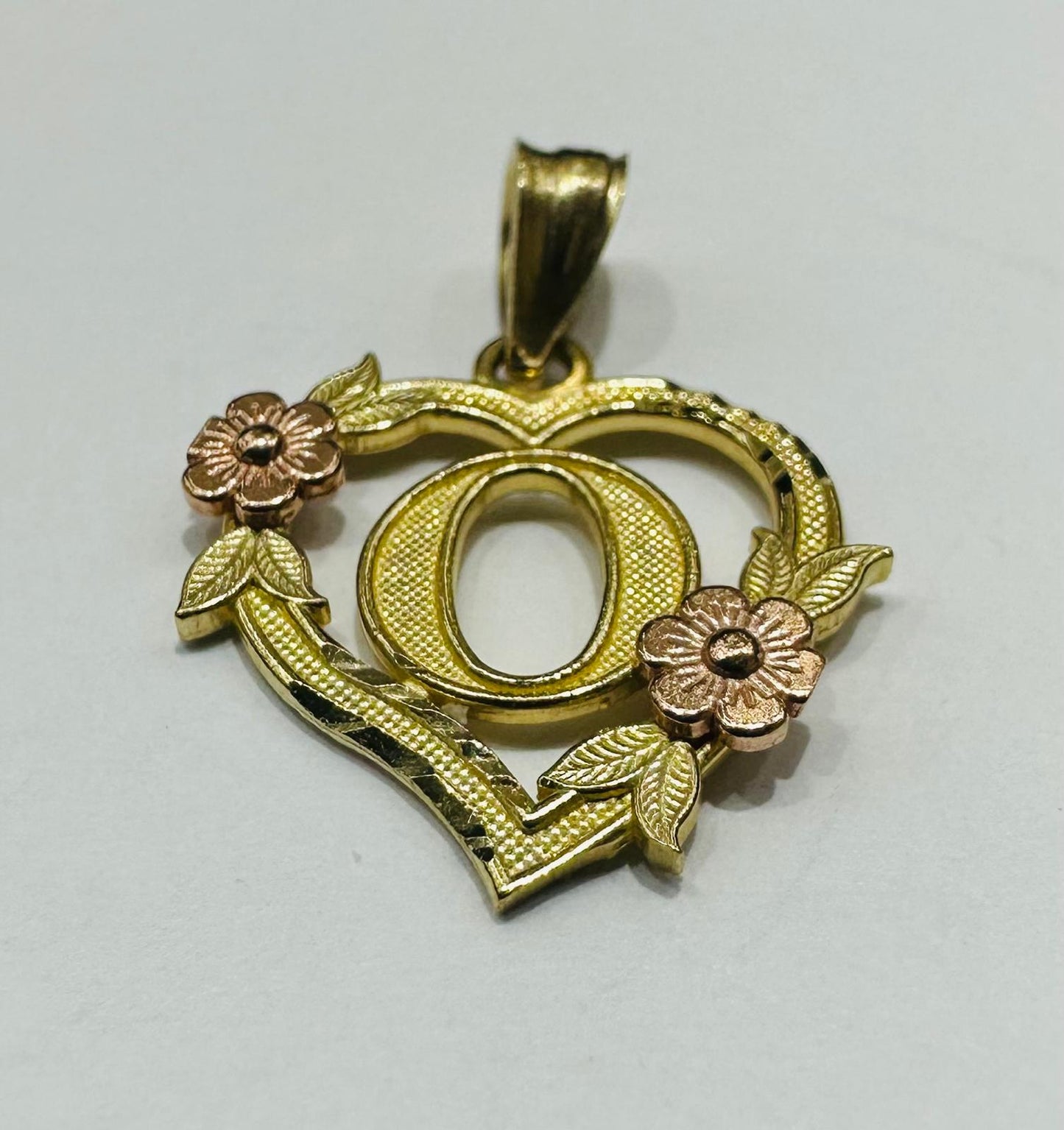 10K GOLD TWO TONED INITIAL LETTER "O" PENDANT