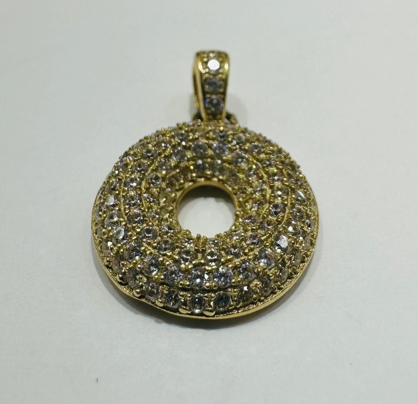 10K GOLD CZ STONE INITIAL LETTER "O" PENDANT - WEIGHT: 2.0gm