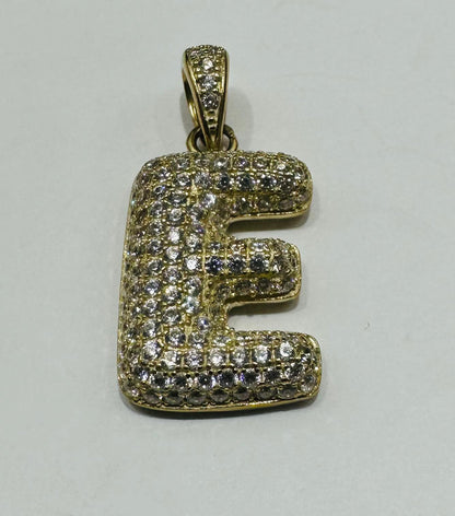 10K GOLD CZ STONE INITIAL LETTER "E" PENDANT - WEIGHT: 3.3gm