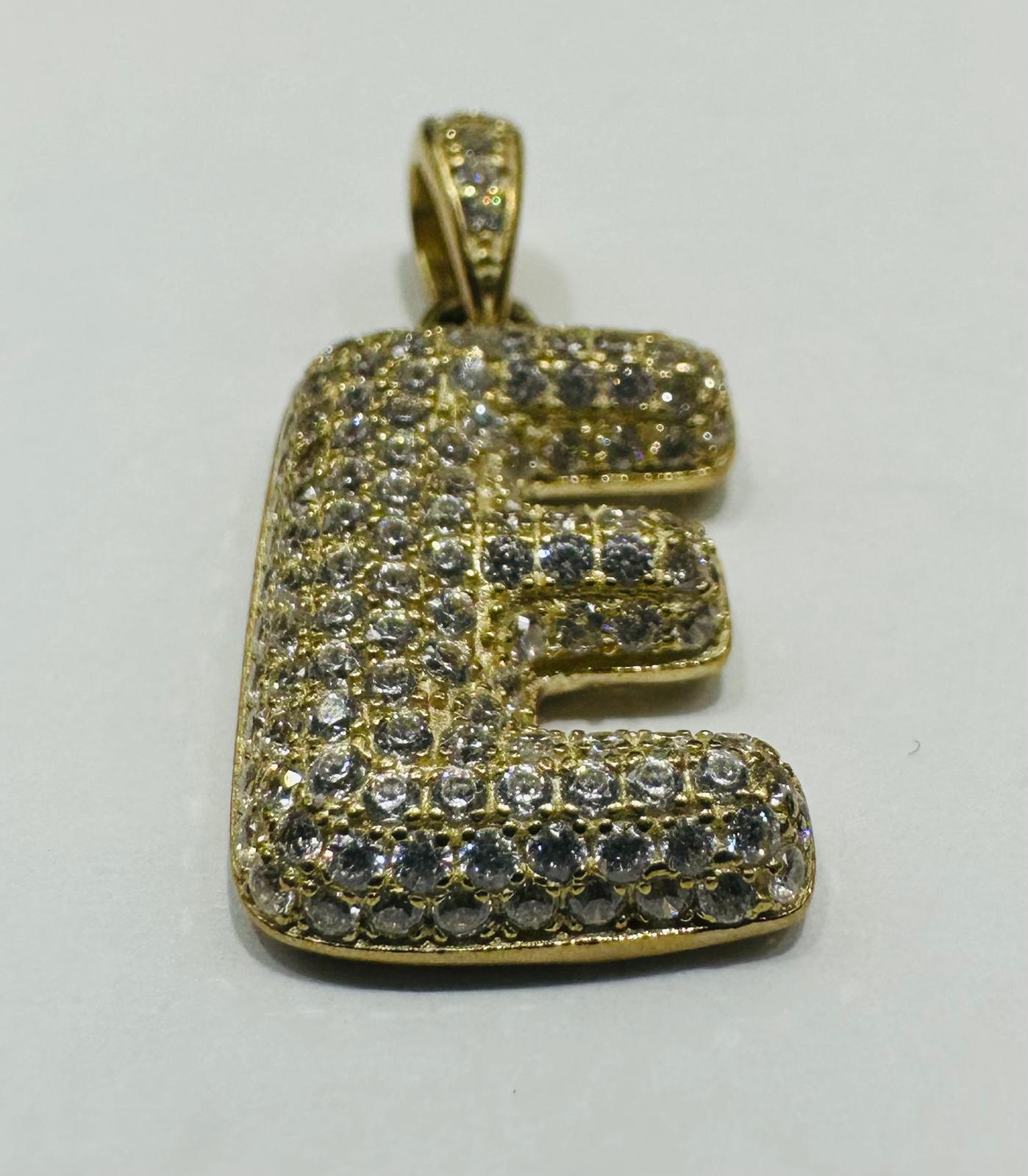 10K GOLD CZ STONE INITIAL LETTER "E" PENDANT - WEIGHT: 3.3gm