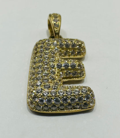 10K GOLD CZ STONE INITIAL LETTER "E" PENDANT - WEIGHT: 3.3gm