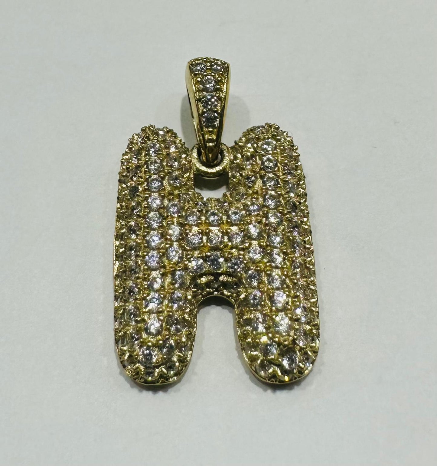 10K GOLD CZ STONE INITIAL LETTER "H" PENDANT - WEIGHT: 4.1gm