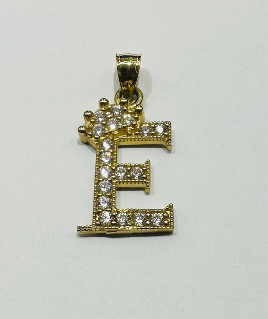 10K GOLD CZ STONE INITIAL LETTER "E" PENDANT WITH A CROWN - WEIGHT: 1.9gm