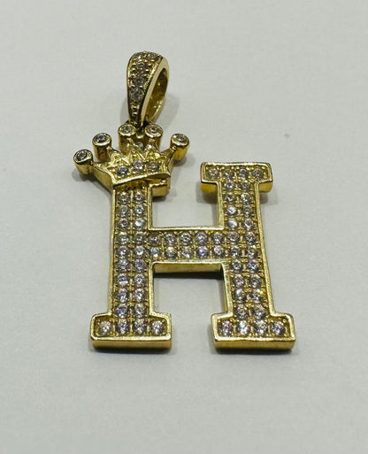 10K GOLD CZ STONE INITIAL LETTER "H" WITH A CROWN PENDANT- WEIGHT: 2.5gm