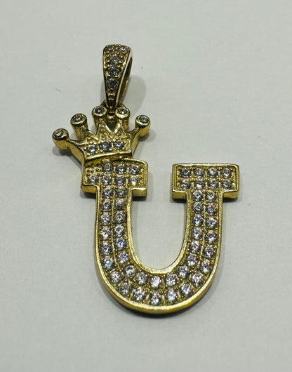 10K GOLD CZ STONE INITIAL LETTER "U" WITH A CROWN PENDANT- WEIGHT: 2.8gm