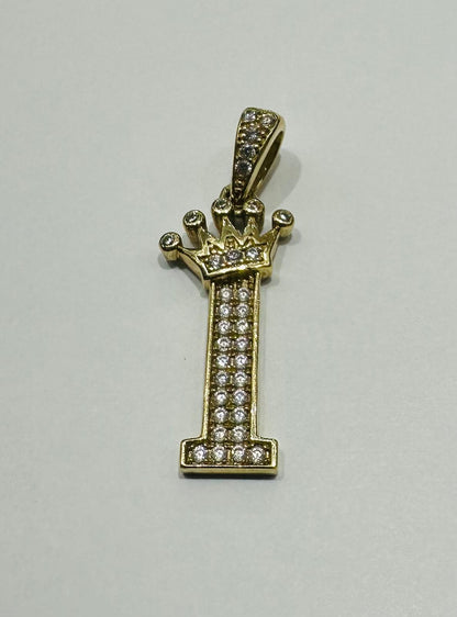 10K GOLD CZ STONE INITIAL LETTER "I" WITH A CROWN PENDANT: WEIGHT: 2.2gm