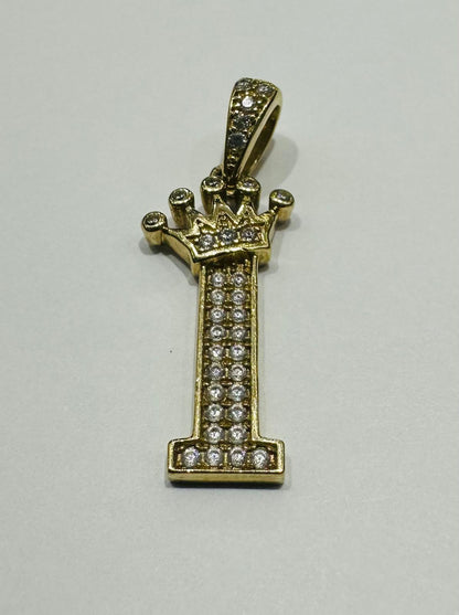 10K GOLD CZ STONE INITIAL LETTER "I" WITH A CROWN PENDANT: WEIGHT: 2.2gm